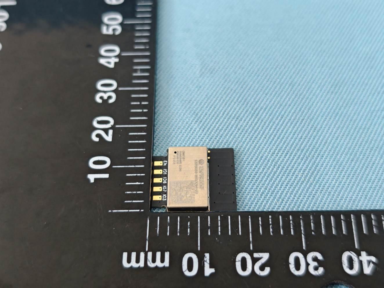 Espressif ESP8684-WROOM-03 external FCC photo from External Photos p. 3