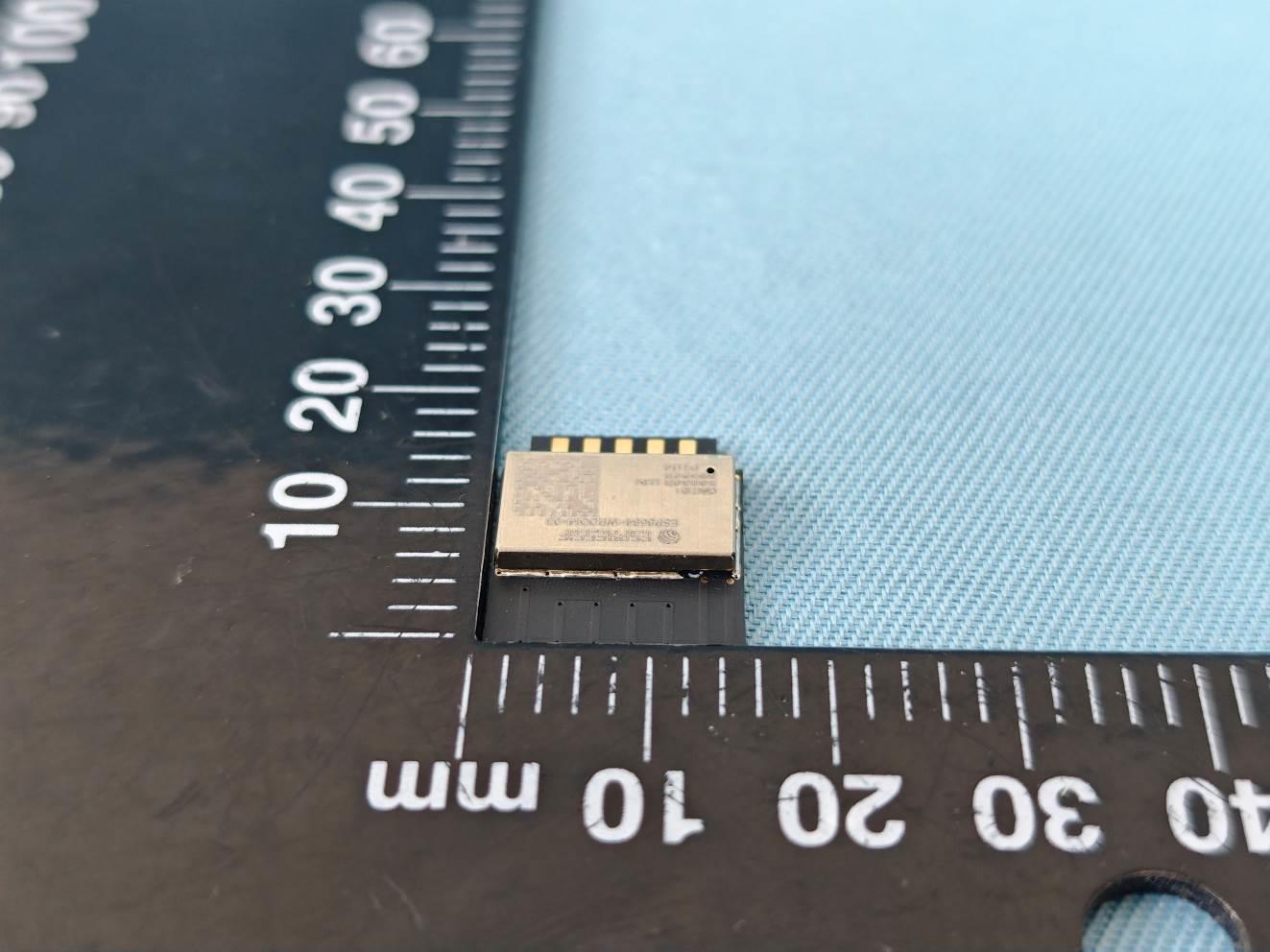 Espressif ESP8684-WROOM-03 external FCC photo from External Photos p. 4