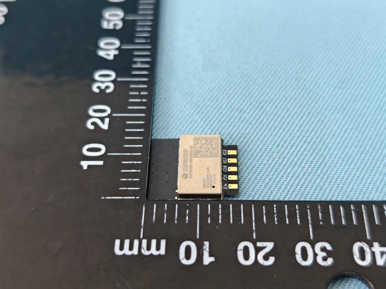 Espressif ESP8684-WROOM-03 external FCC photo from External Photos p. 5