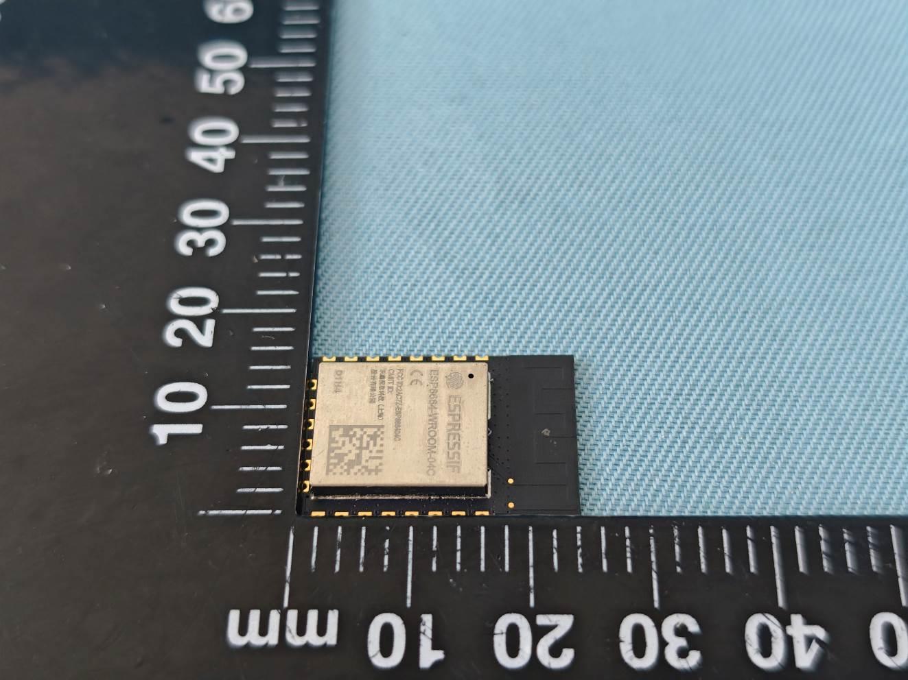 Espressif ESP8684-WROOM-04C external FCC photo from External Photos p. 3