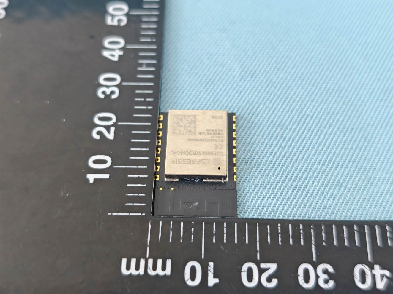 Espressif ESP8684-WROOM-04C external FCC photo from External Photos p. 4