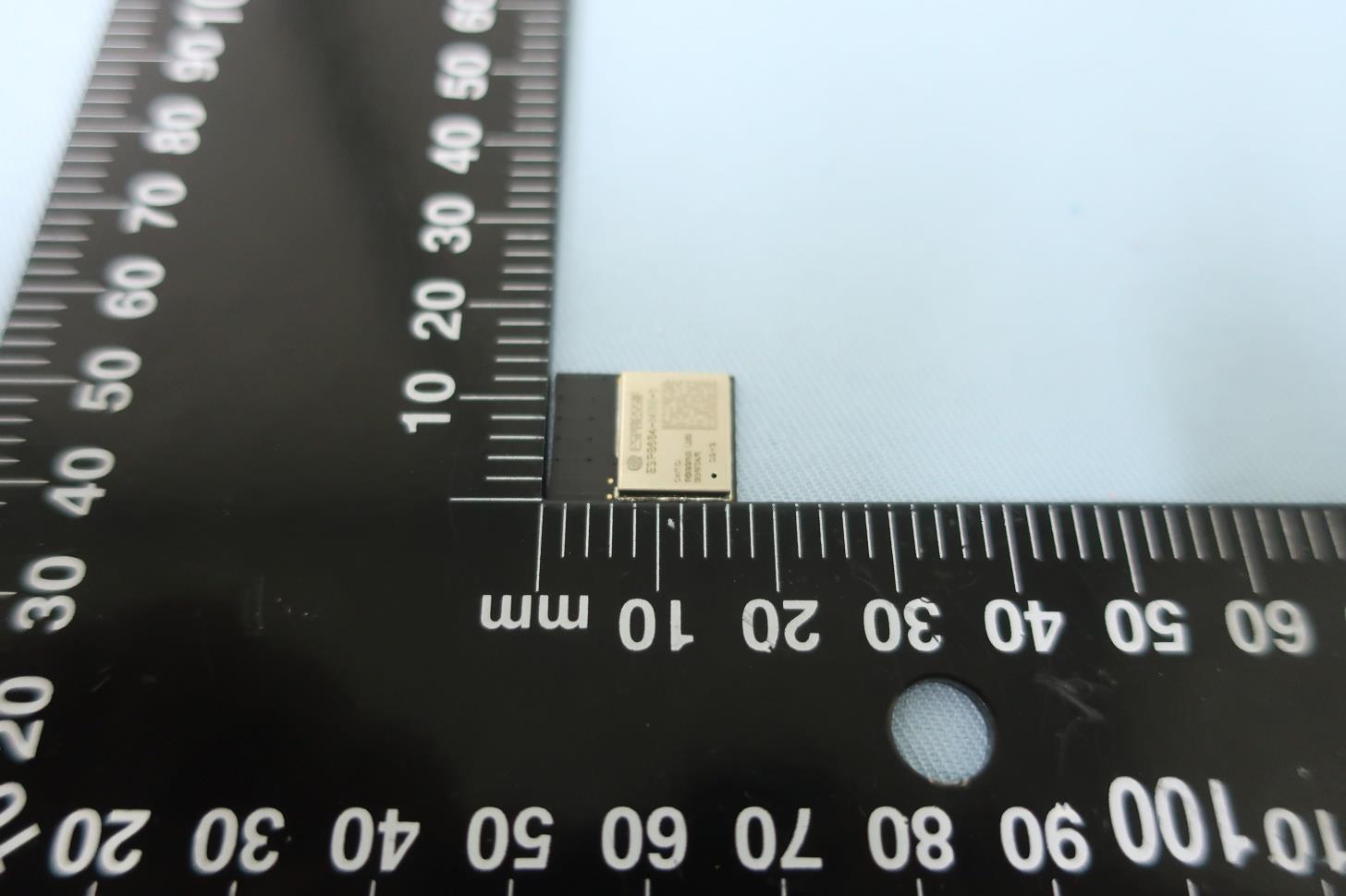 Espressif ESP8684-MINI-1 external FCC photo from External Photos p. 3