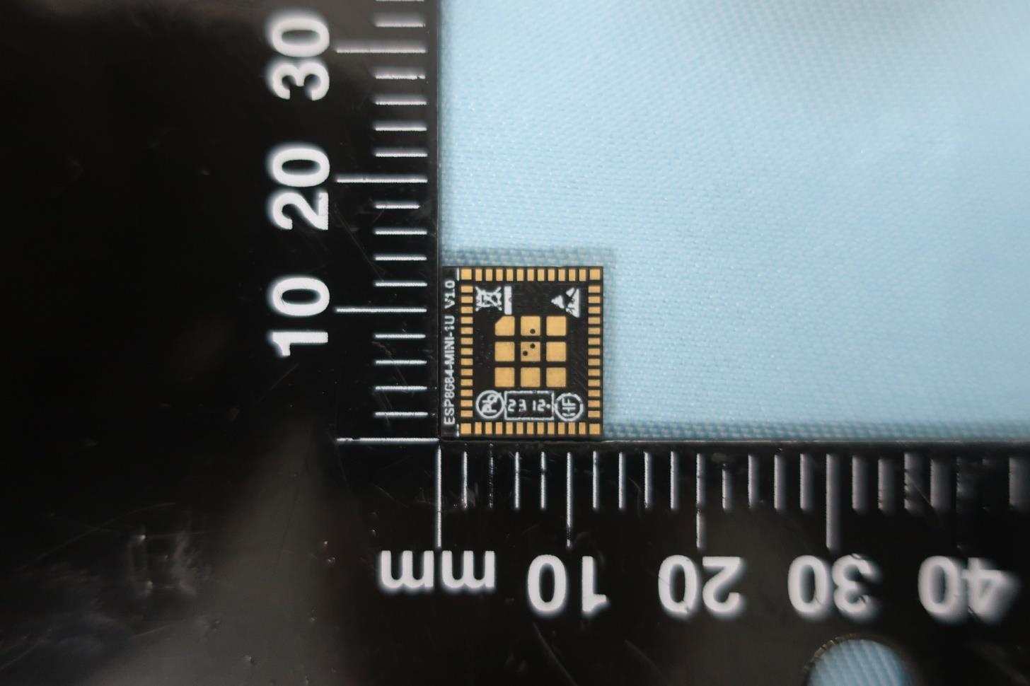 Espressif ESP8684-MINI-1U external FCC photo from External Photos p. 2