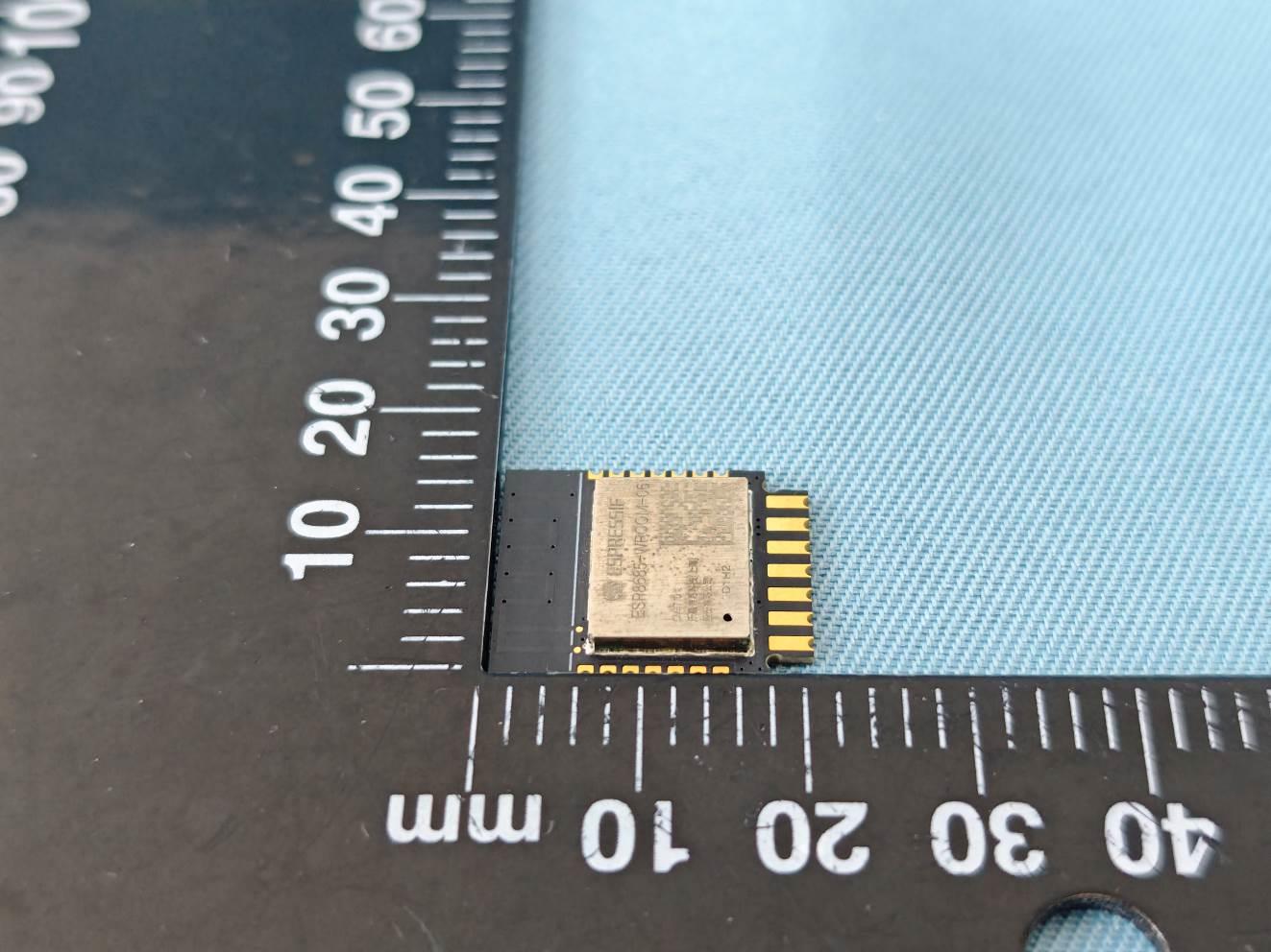 Espressif ESP8685-WROOM-06 external FCC photo from External Photos p. 5