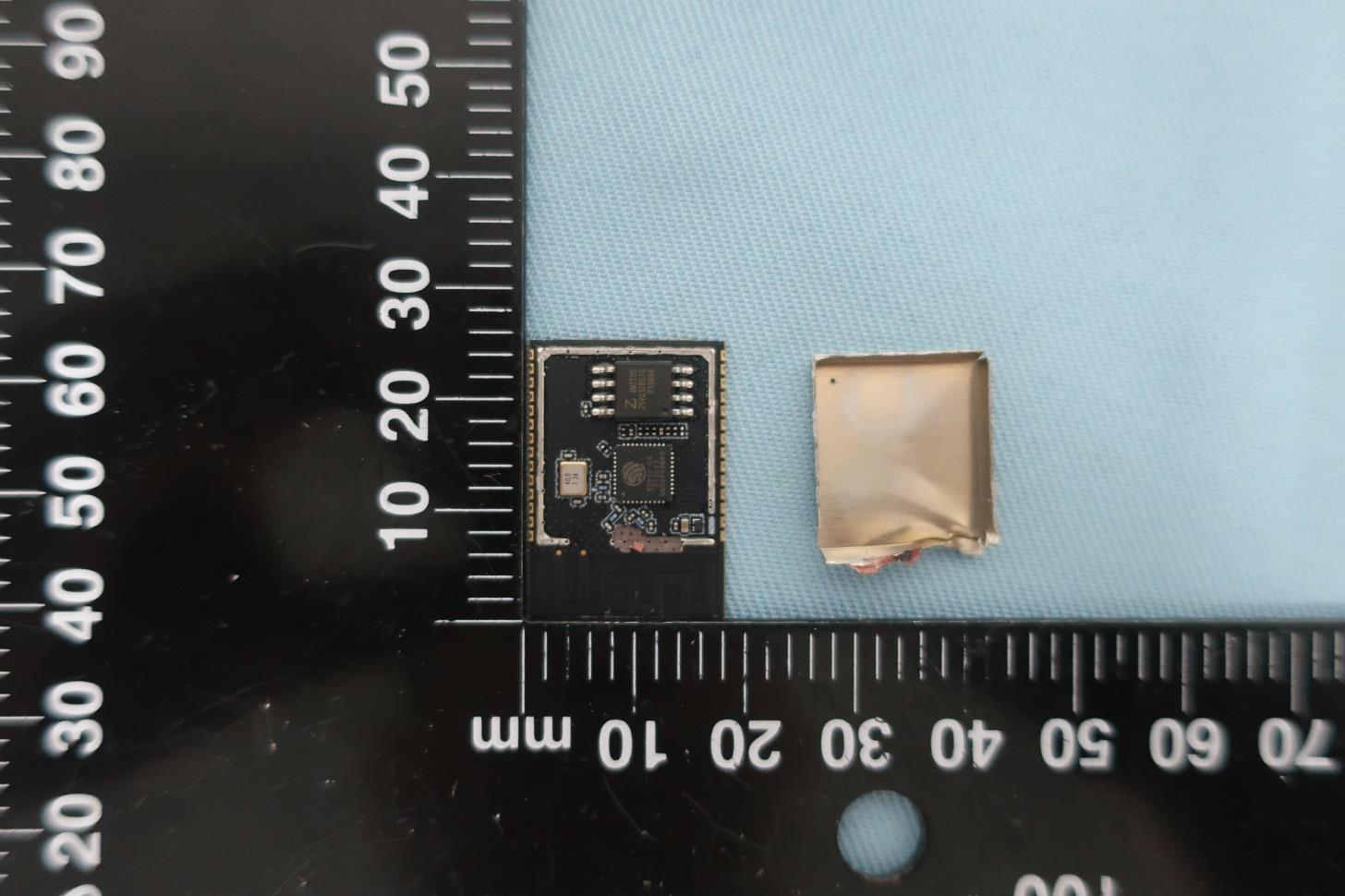 Espressif ESP32-C6-WROOM-1 internal FCC photo from Internal Photos p. 1