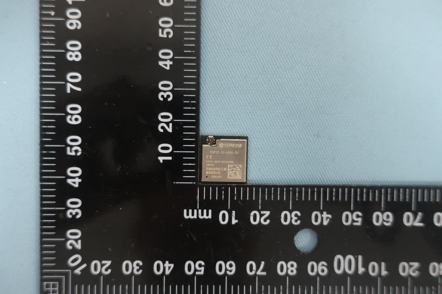 Espressif ESP32-S2-MINI-2U external FCC photo from External Photos p. 1