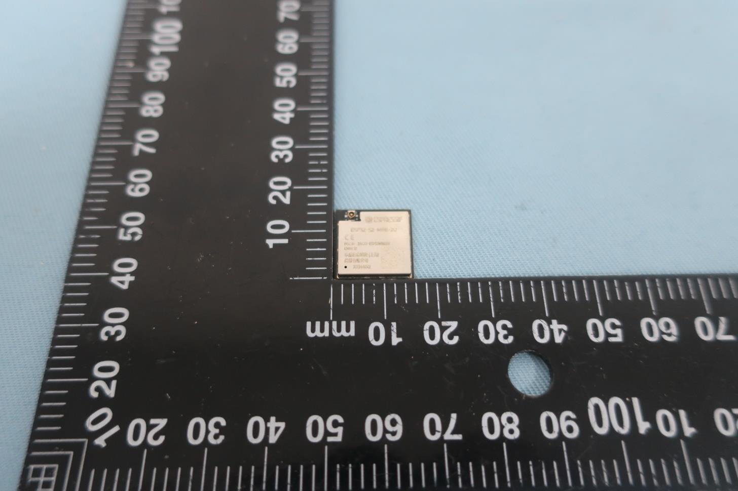 Espressif ESP32-S2-MINI-2U external FCC photo from External Photos p. 2
