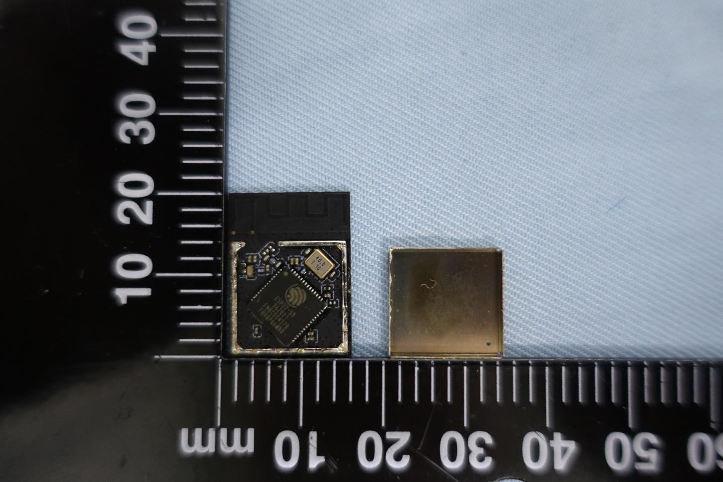 Espressif ESP32-S3-MINI-1 internal FCC photo from Internal Photos p. 1