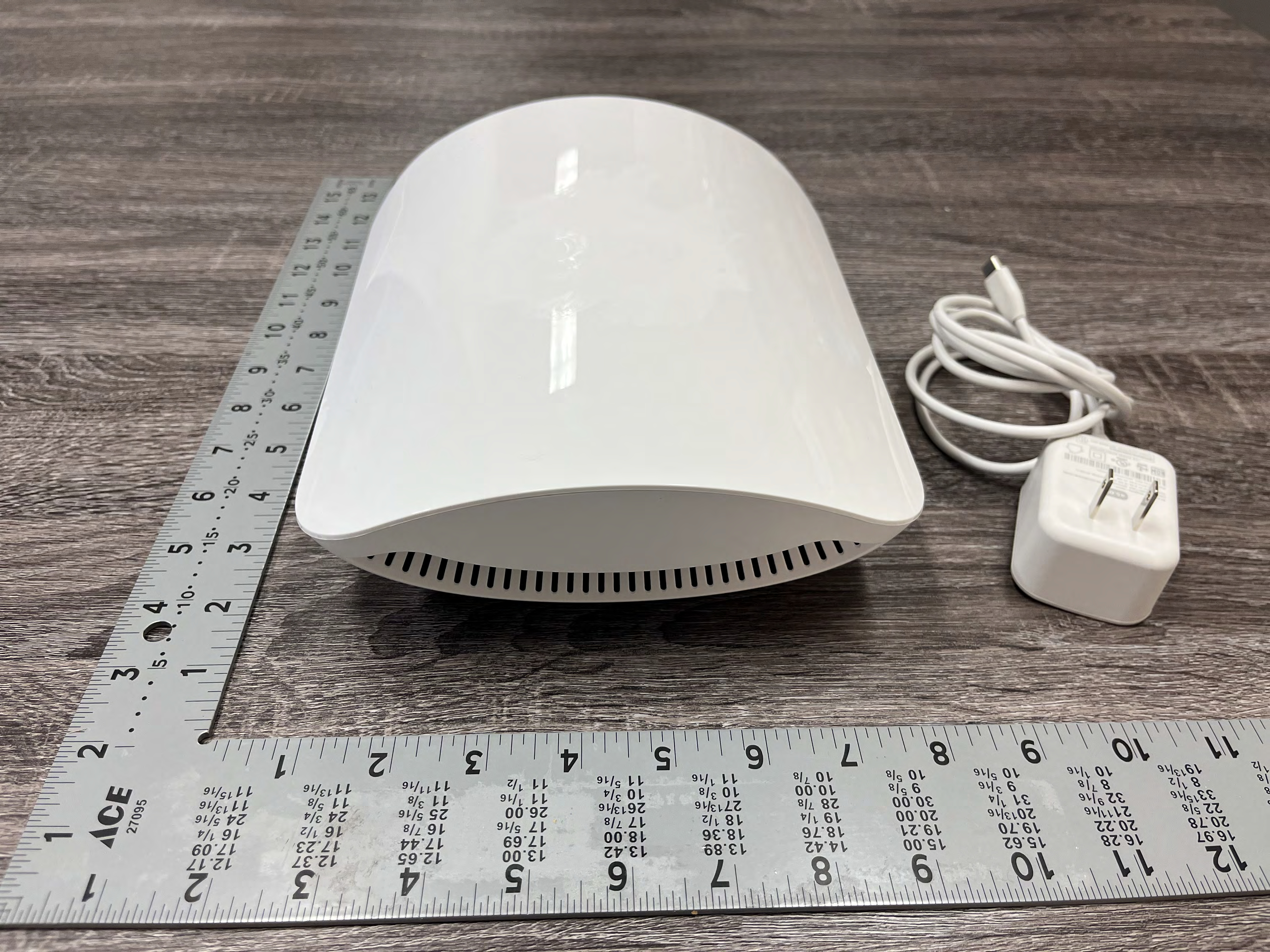 eero Max 7 external FCC photo from External Photos (6829649) p. 1