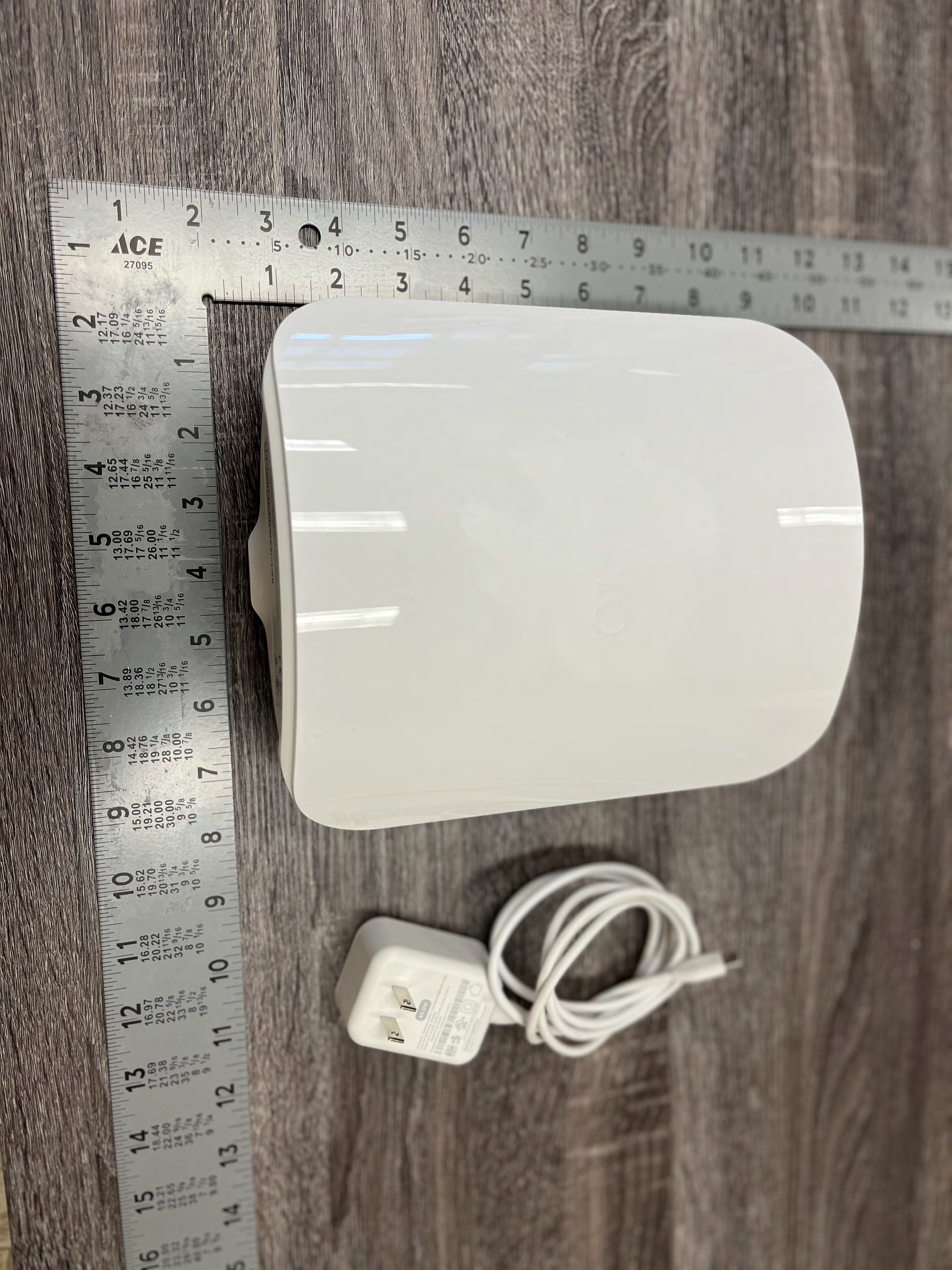 eero Max 7 external FCC photo from External Photos (6829649) p. 3