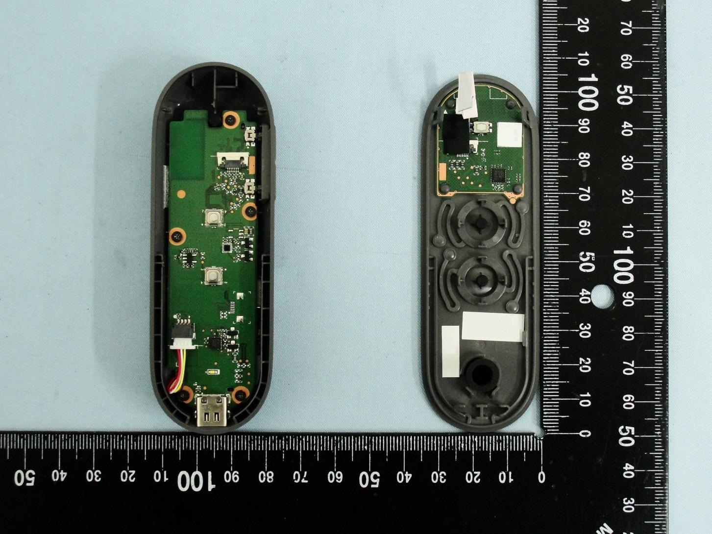 Google D9SCA internal FCC photo from Internal Photos p. 1