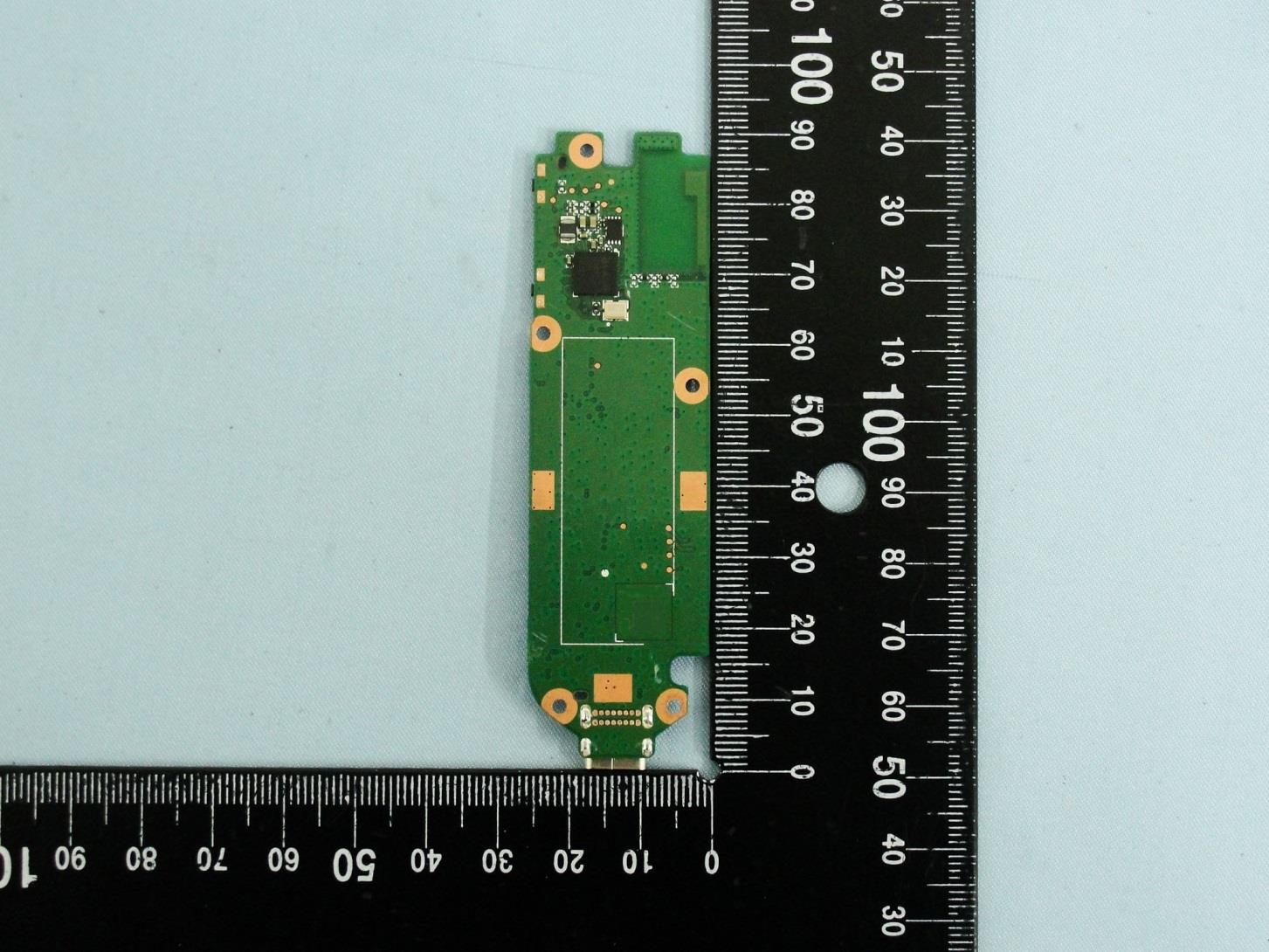 Google D9SCA internal FCC photo from Internal Photos p. 4