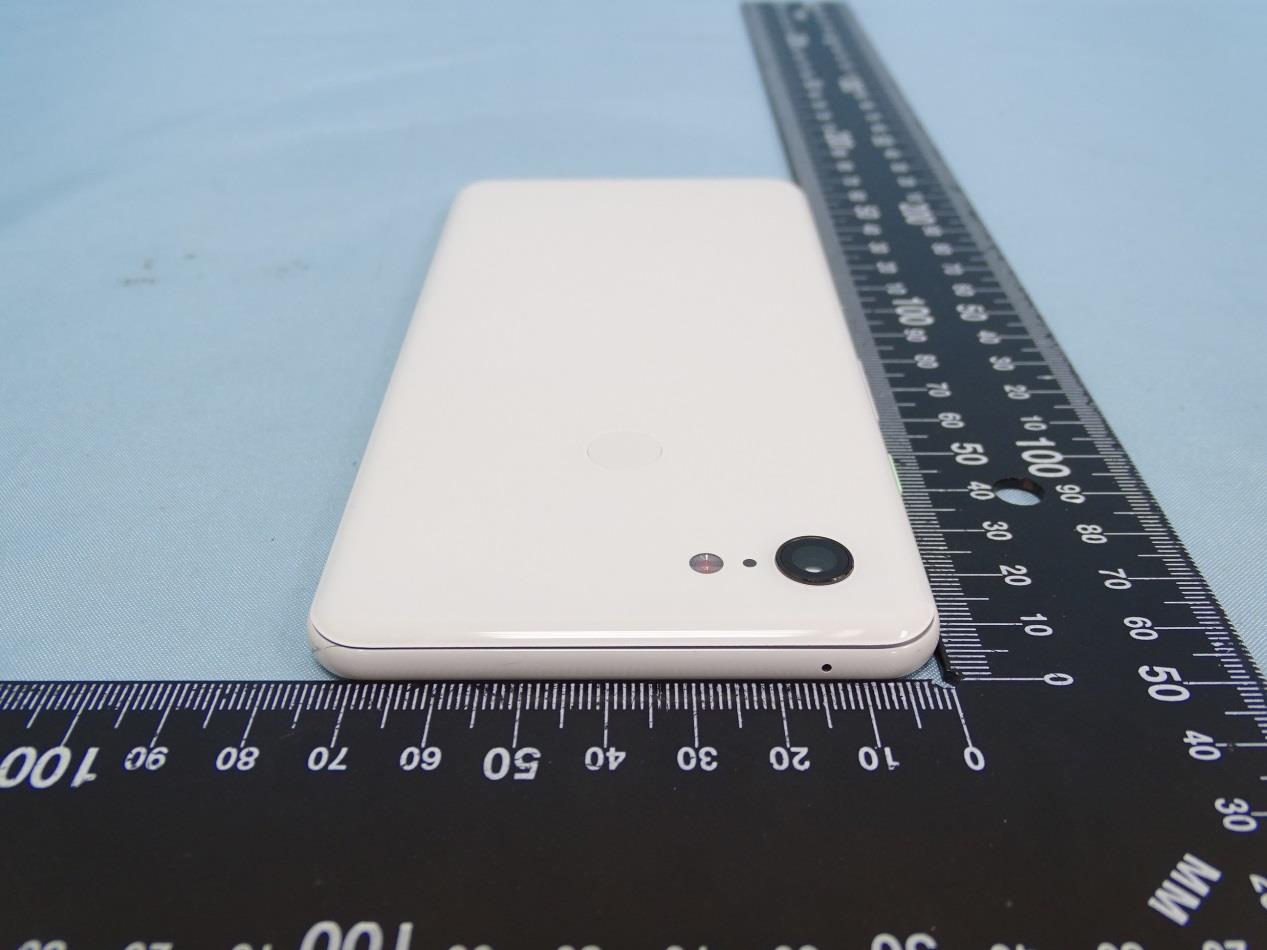 Google Pixel external FCC photo from External Photos p. 2