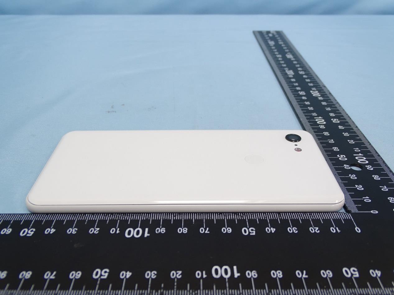 Google Pixel external FCC photo from External Photos p. 3