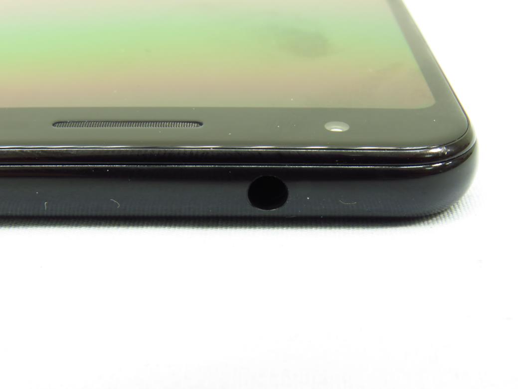 Google Pixel 3a external FCC photo from External Photos p. 3
