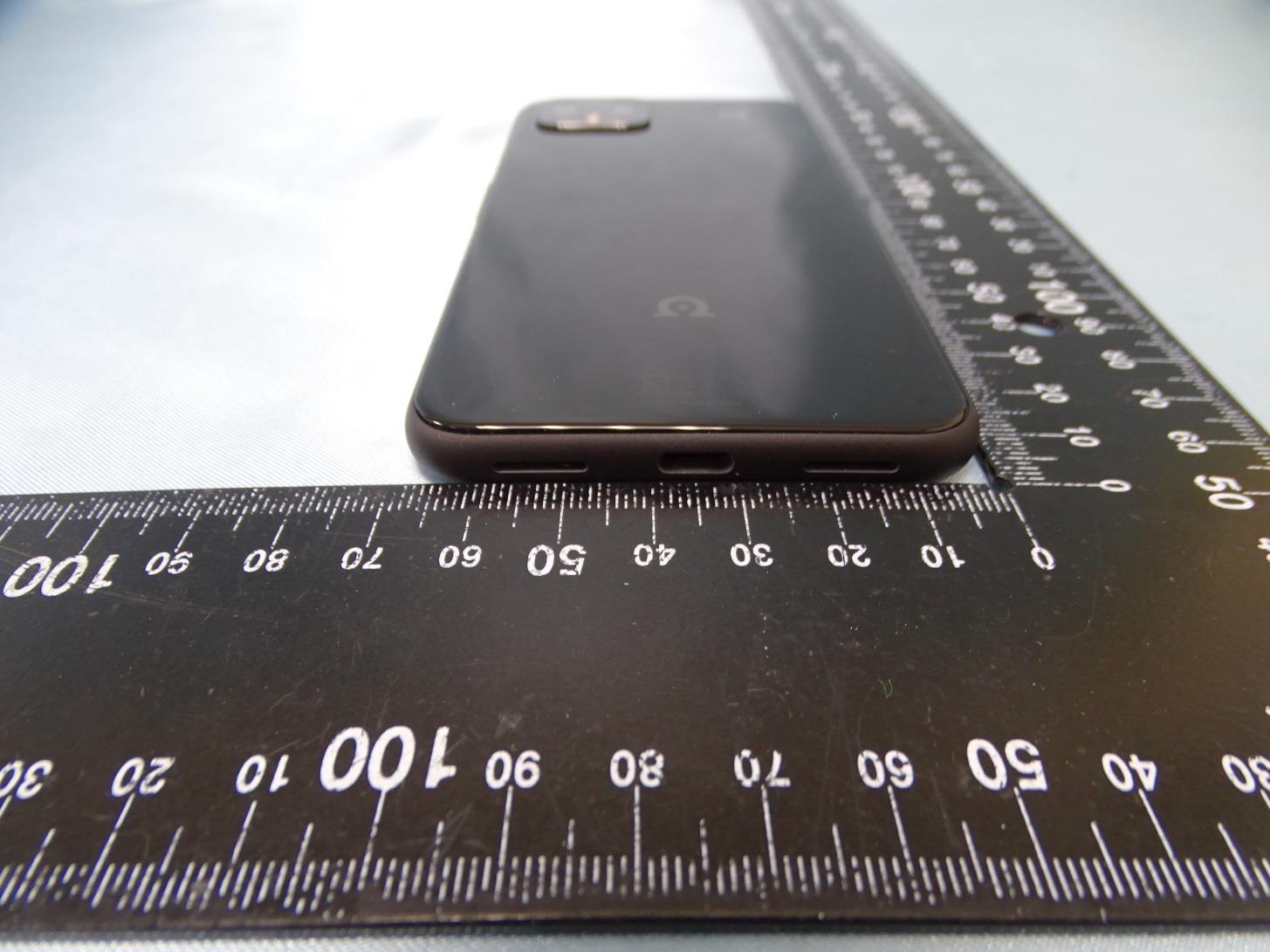 Google Pixel external FCC photo from External Photos p. 3