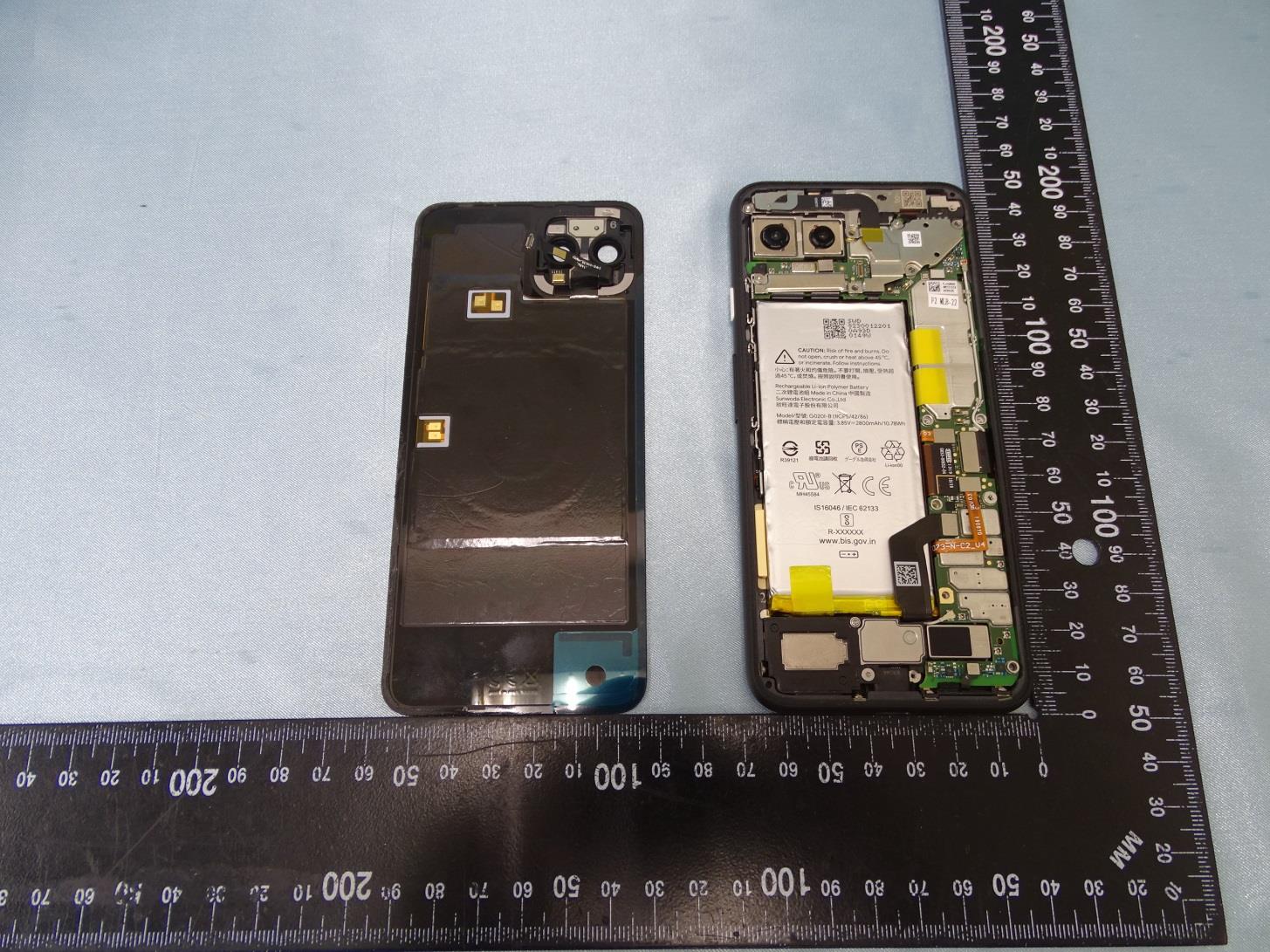 Google Pixel internal FCC photo from Internal Photos p. 1