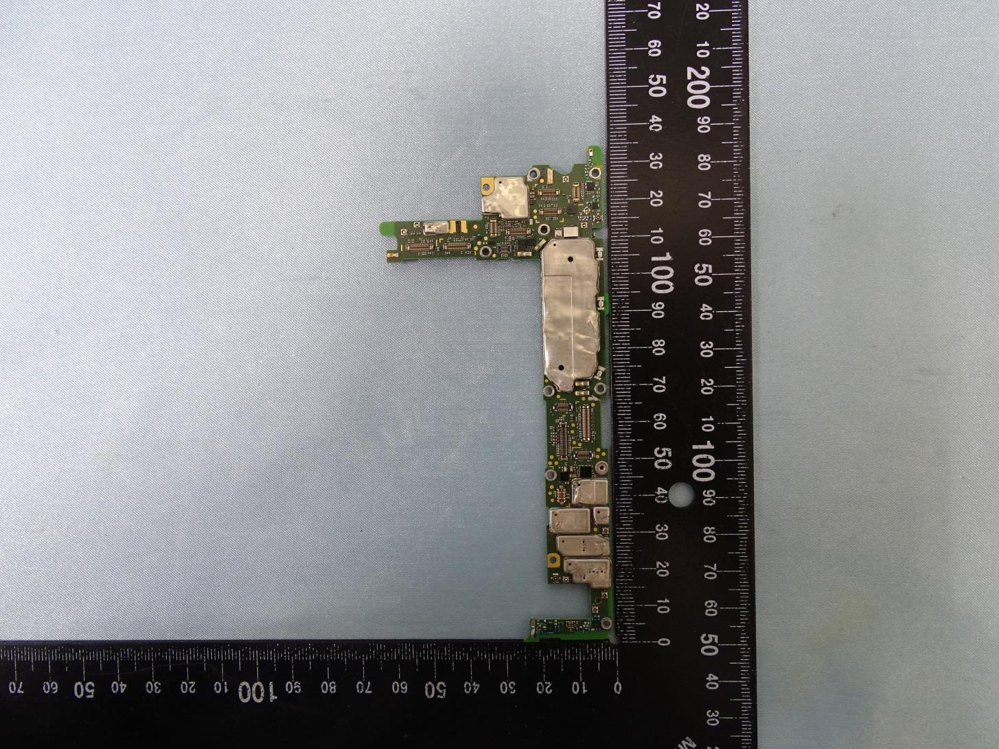 Google Pixel internal FCC photo from Internal Photos p. 2