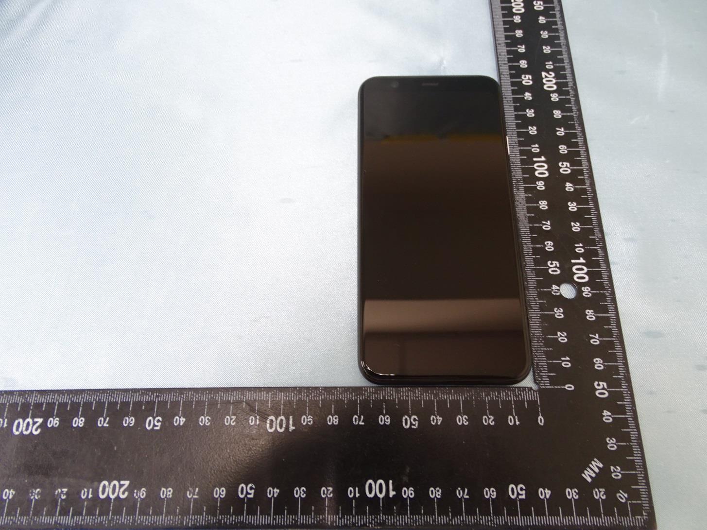 Google Pixel external FCC photo from External Photos p. 1