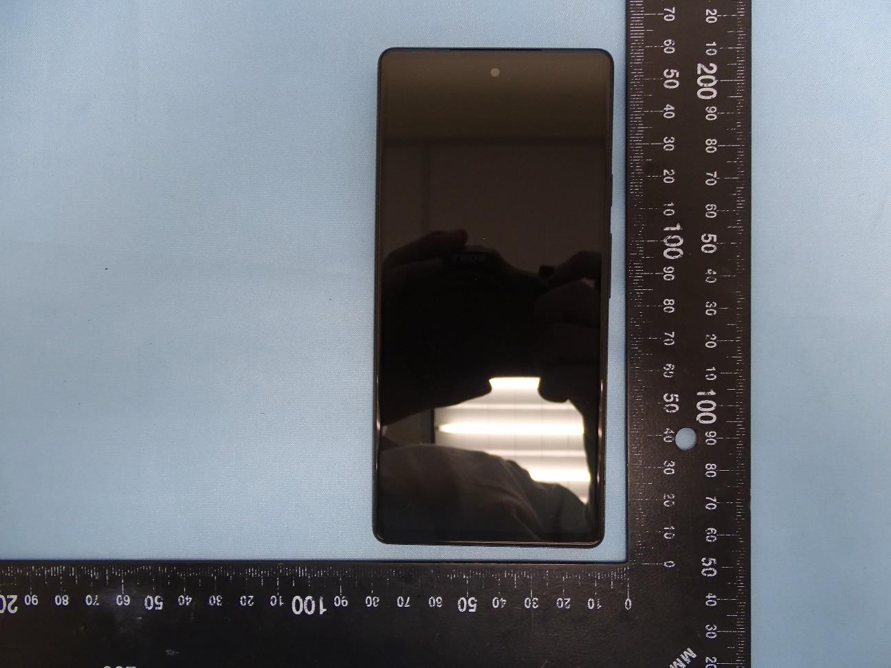 Google G1AZG external FCC photo from External Photos p. 1
