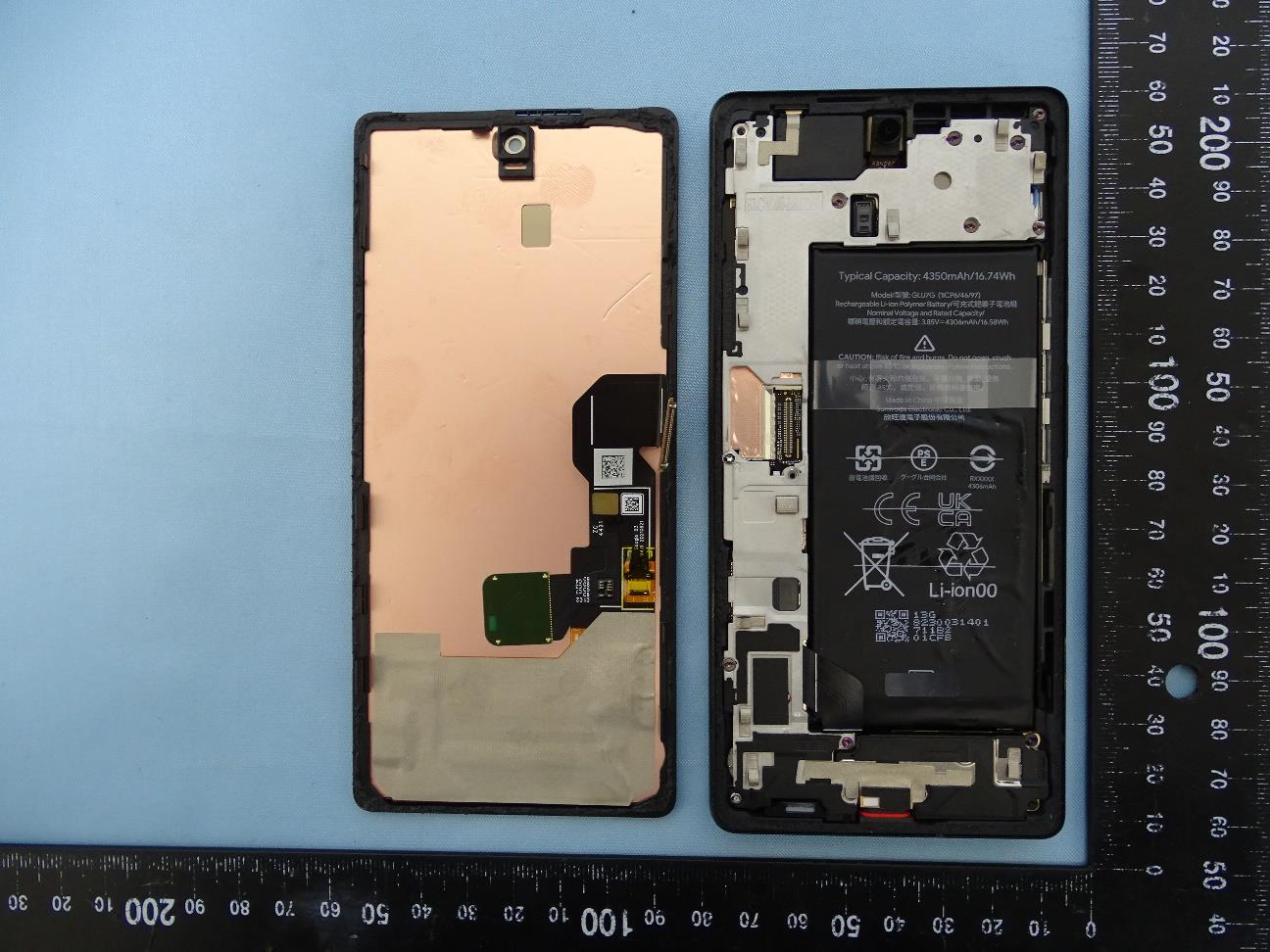 Google G1AZG internal FCC photo from Internal Photos p. 1