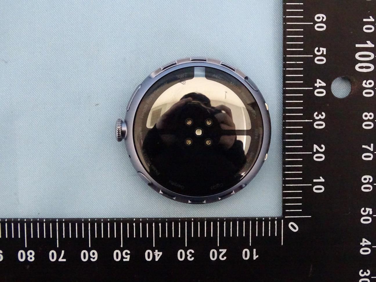 Google Pixel Watch 4 (45mm) external FCC photo from External Photos p. 2
