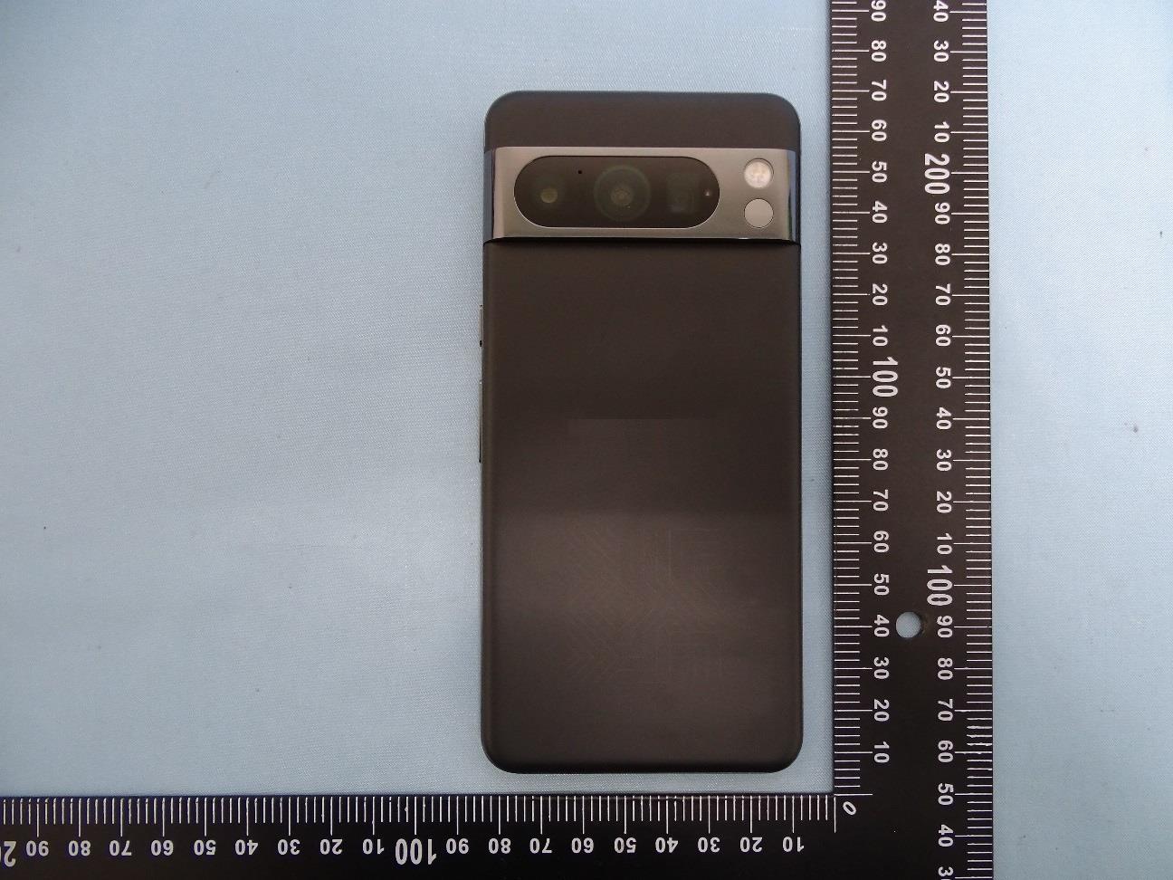 Google G1MNW external FCC photo from External Photos p. 2