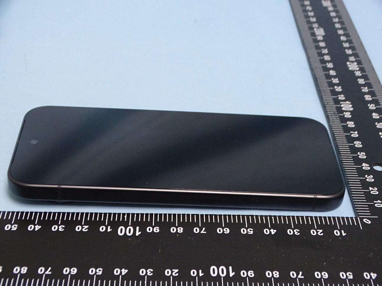Google G2YBB external FCC photo from External Photos p. 4