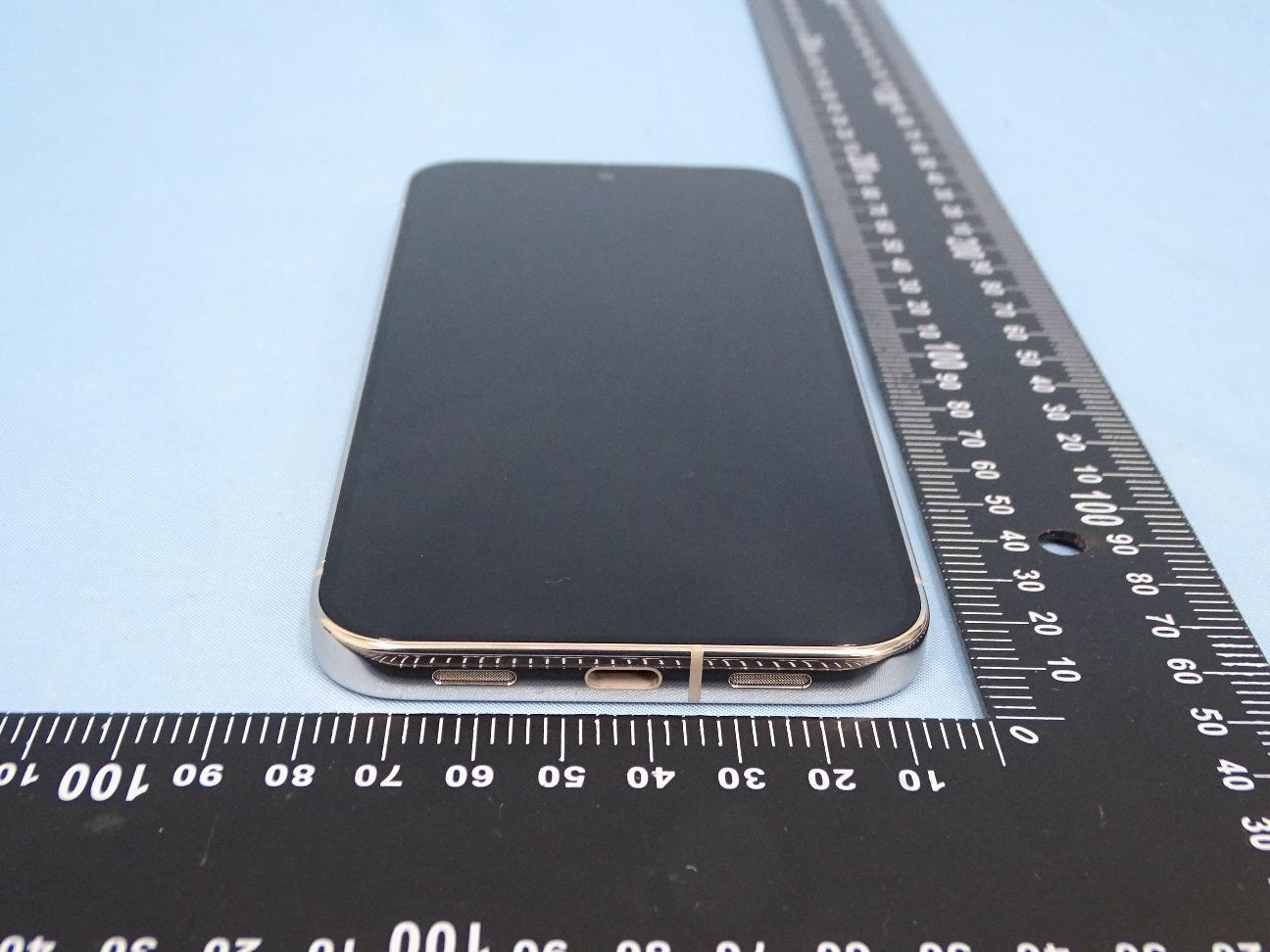 Google G45RY external FCC photo from External Photos p. 3