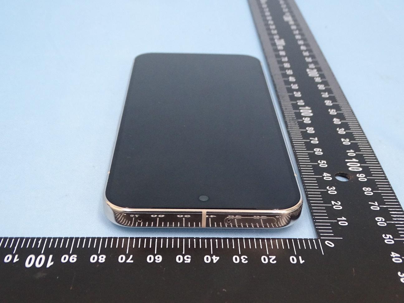 Google G45RY external FCC photo from External Photos p. 5