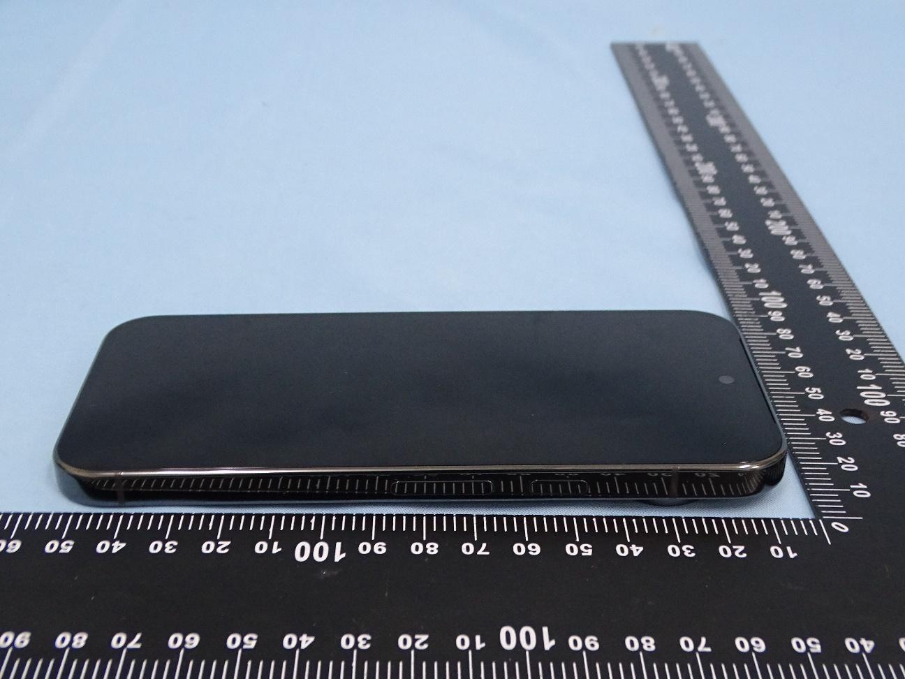 Google Pixel 10 Pro external FCC photo from External Photos p. 6