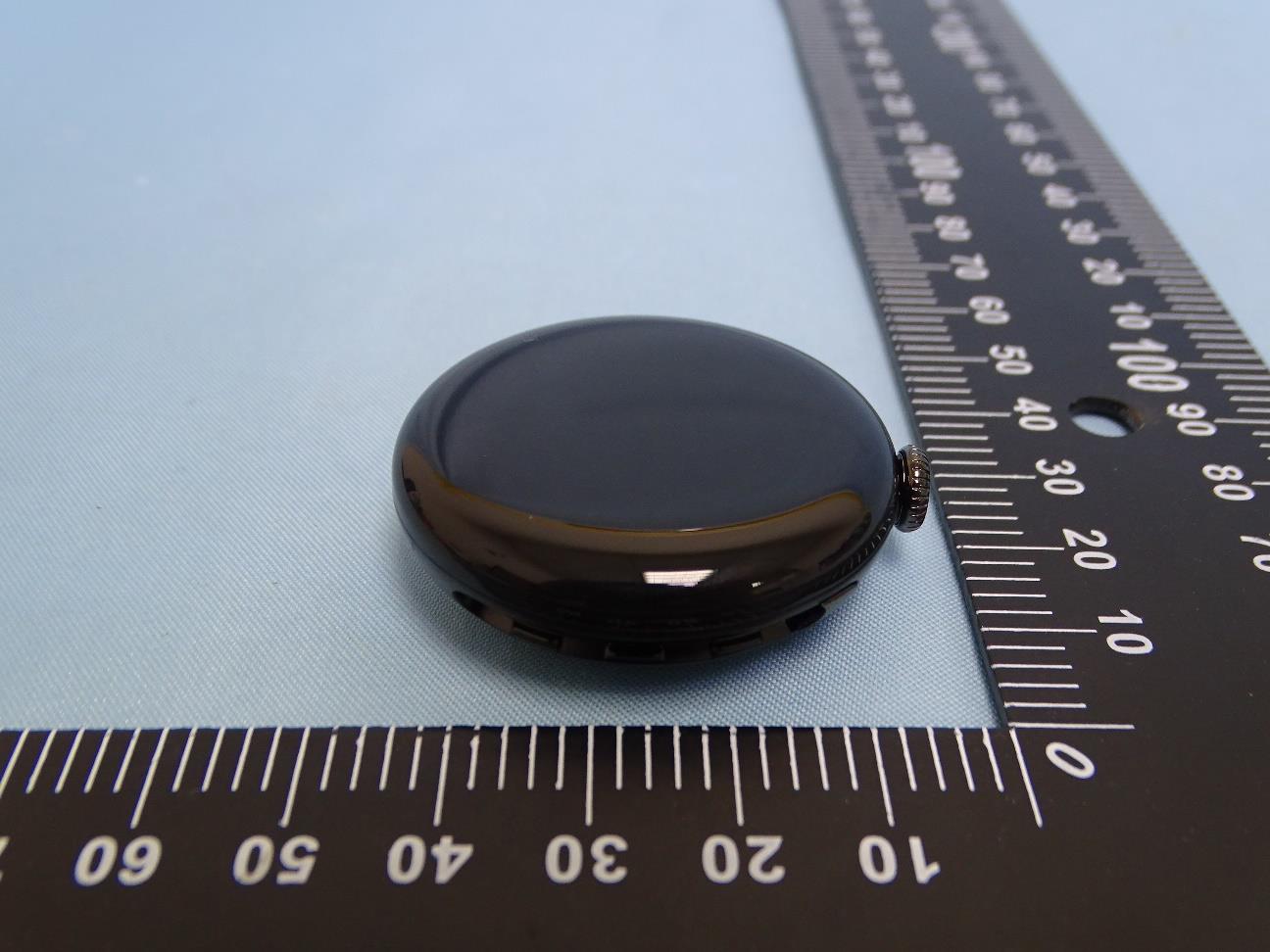 Google Pixel Watch 2 external FCC photo from External Photos p. 3