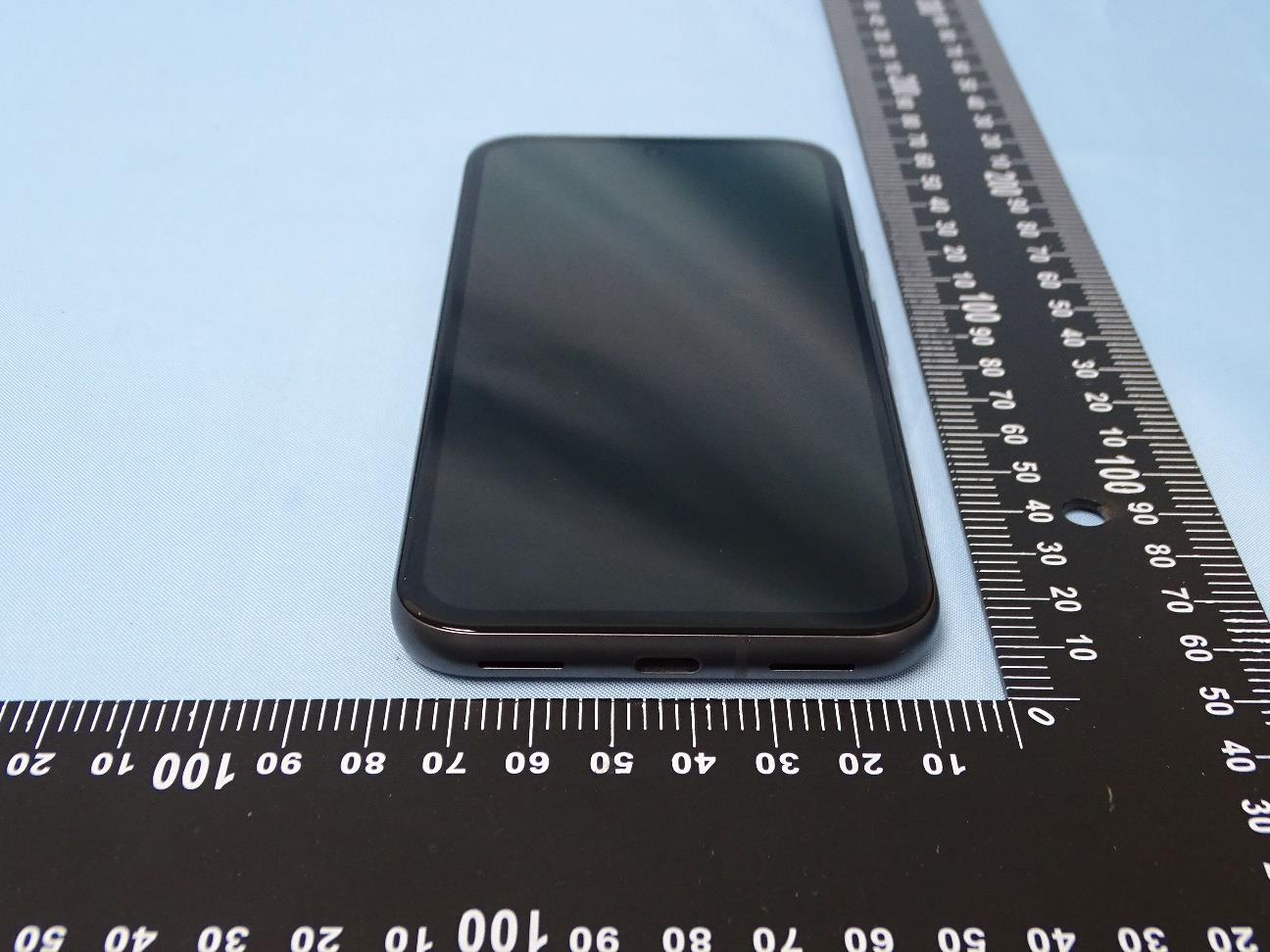 Google Pixel external FCC photo from External Photos p. 3