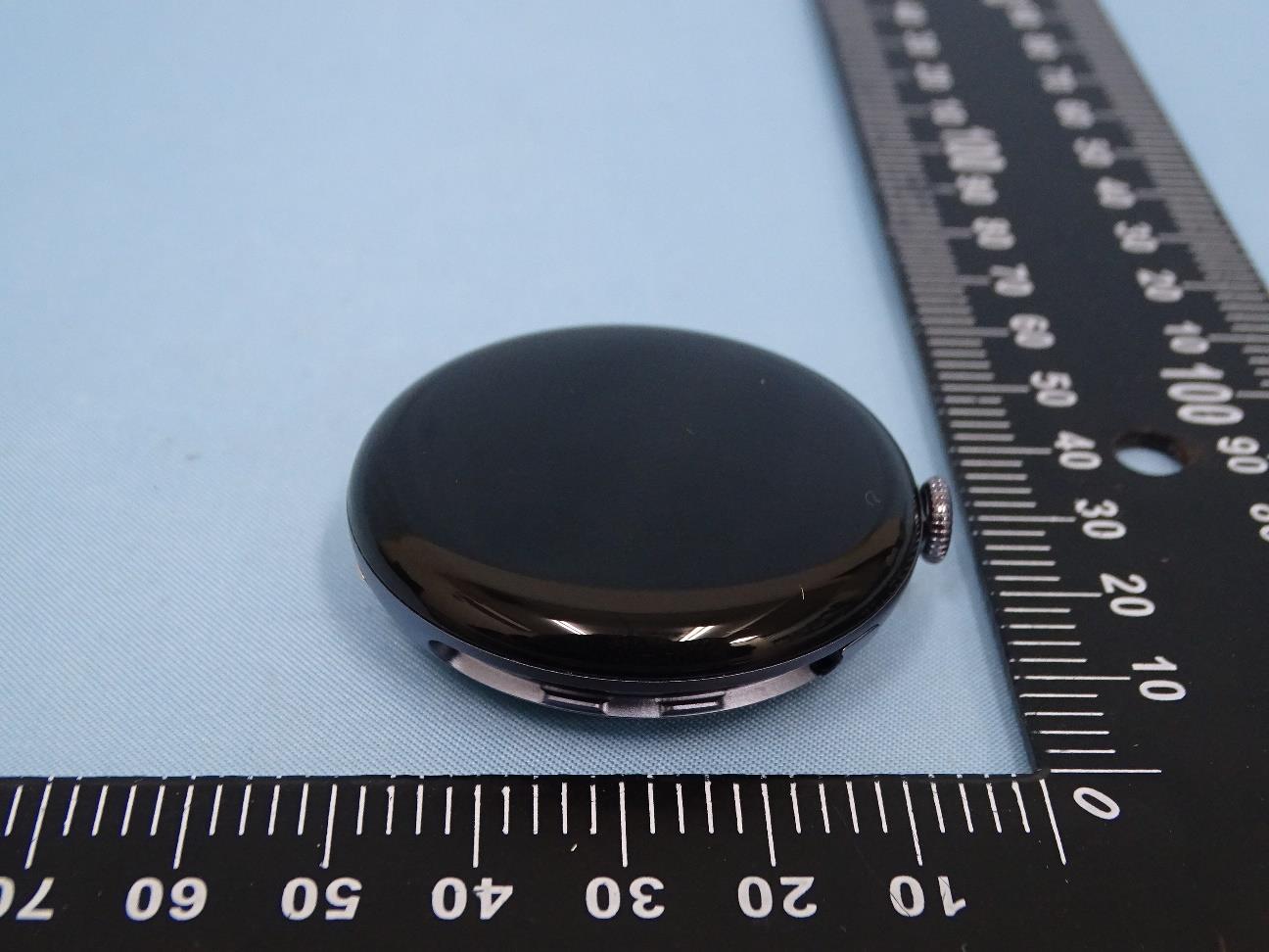 Google Pixel Watch 4 (45mm) external FCC photo from External Photos p. 3
