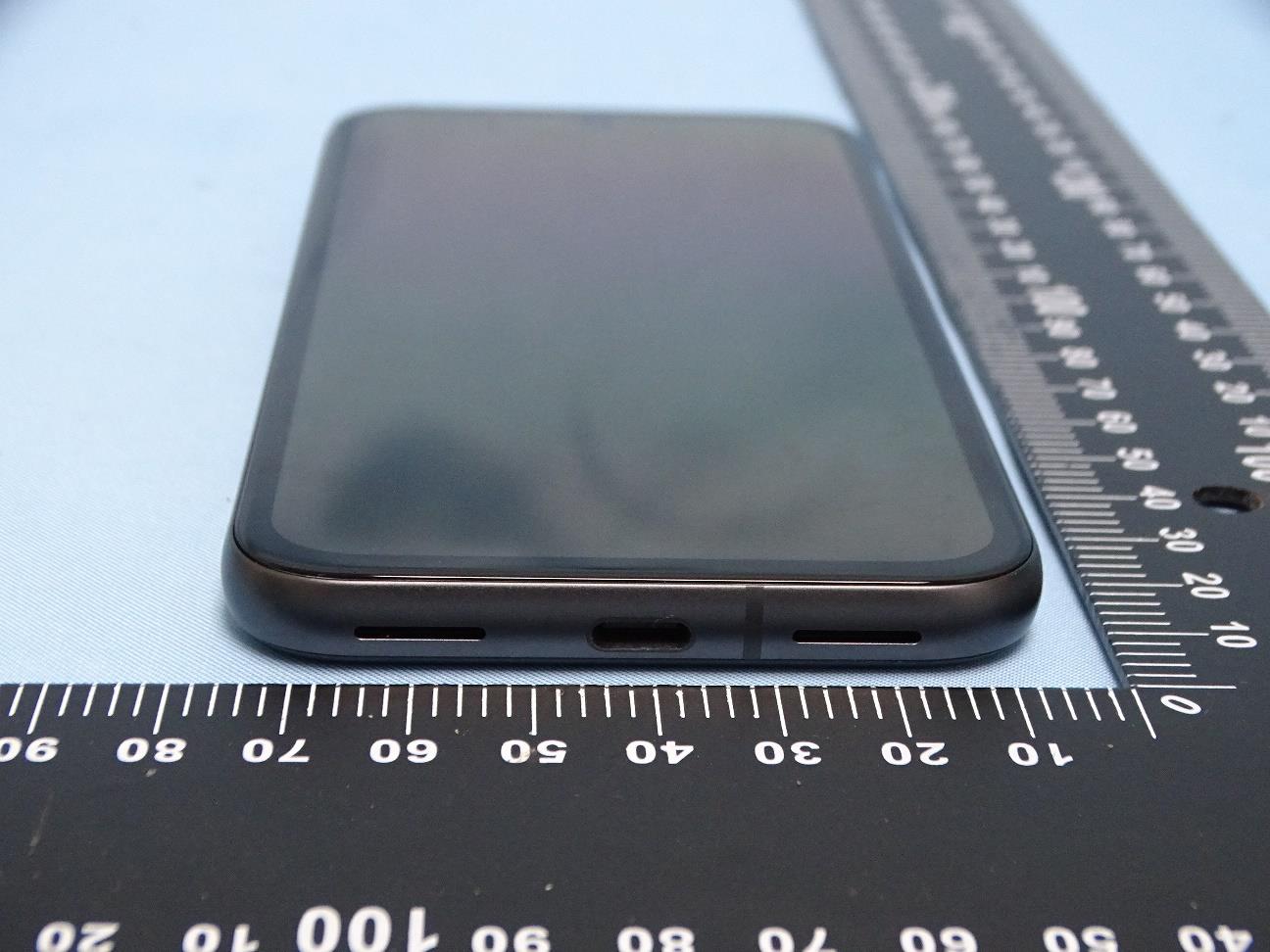 Google Pixel external FCC photo from External Photos p. 4