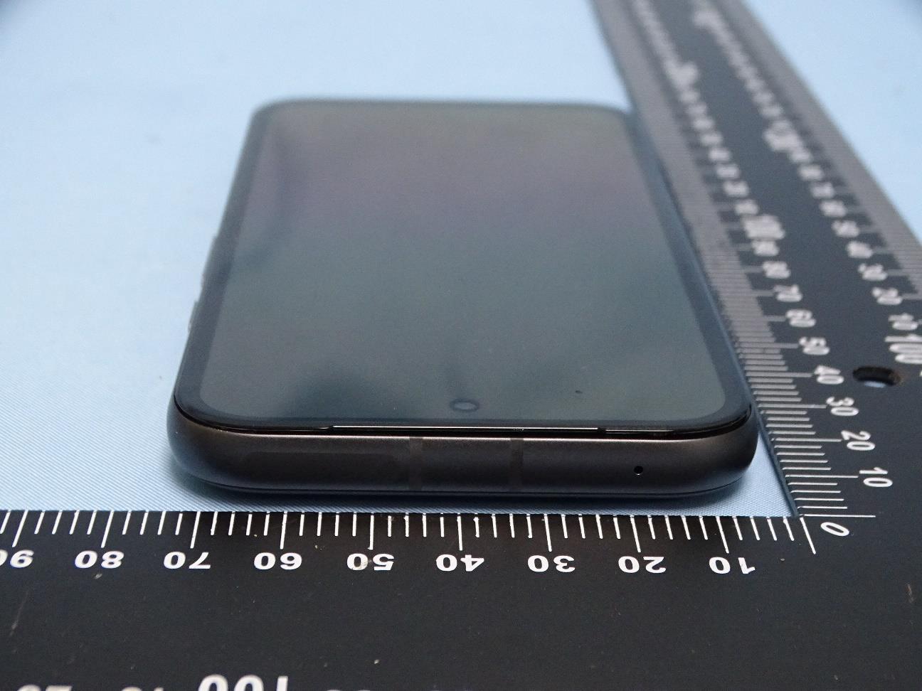 Google Pixel external FCC photo from External Photos p. 6