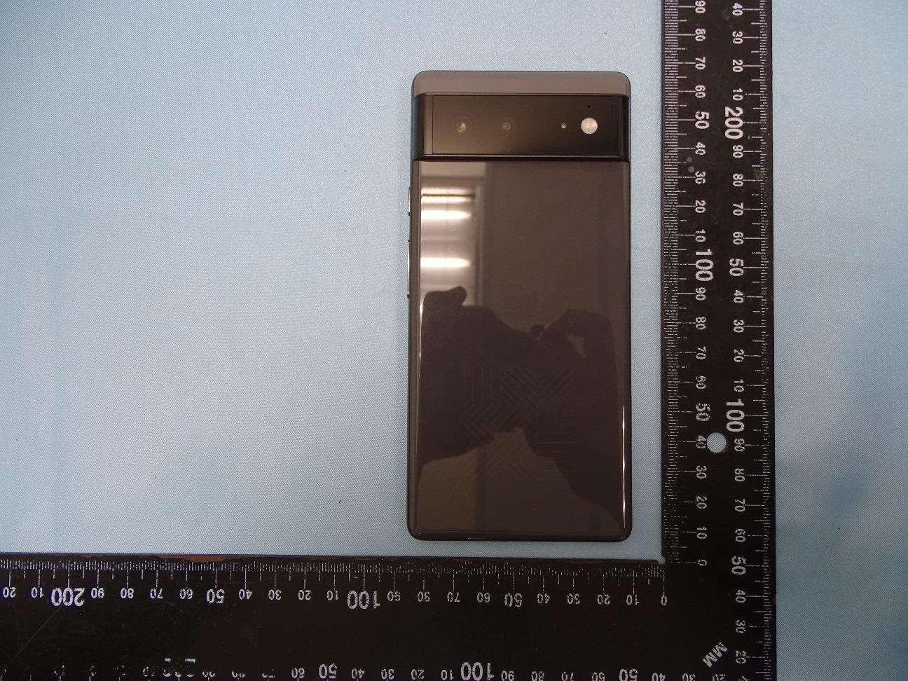 Google G9S9B external FCC photo from External Photos p. 2