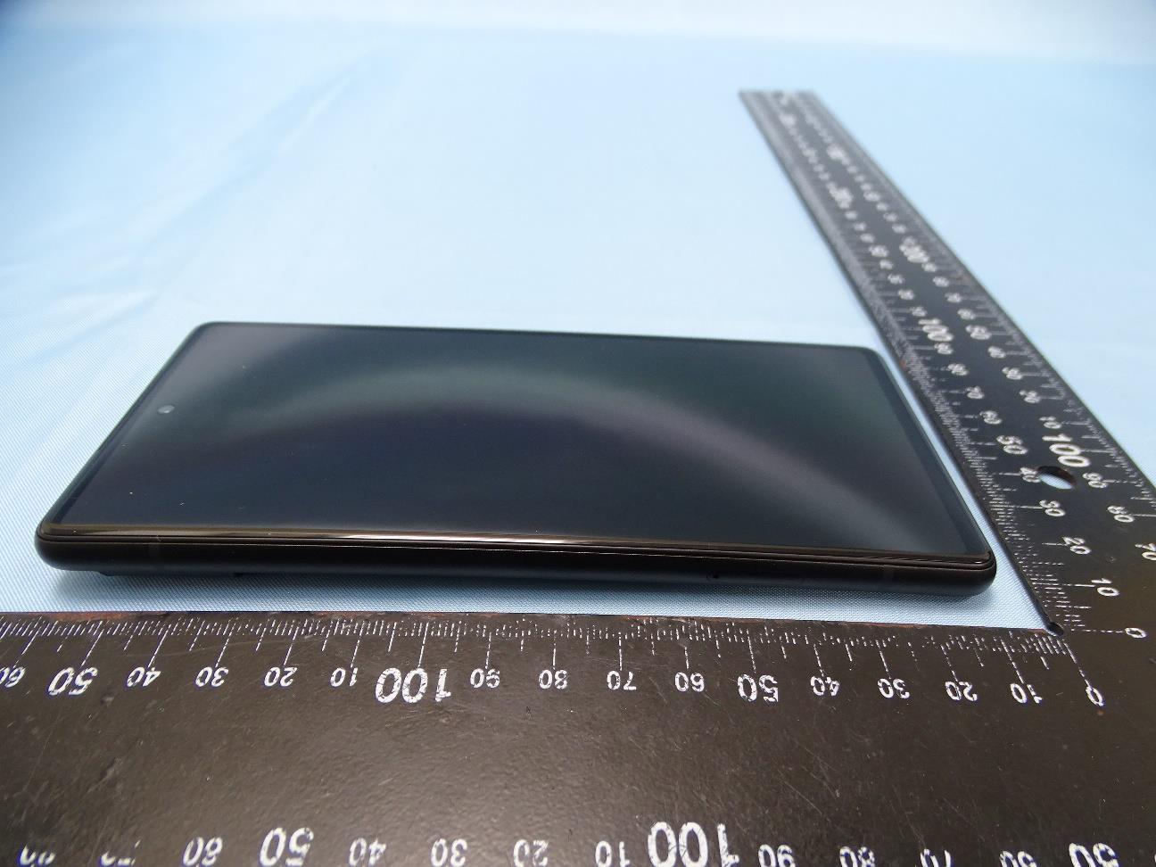 Google G9S9B external FCC photo from External Photos p. 4