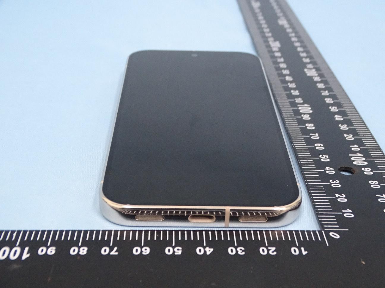 Google Pixel 10 Pro external FCC photo from External Photos p. 3