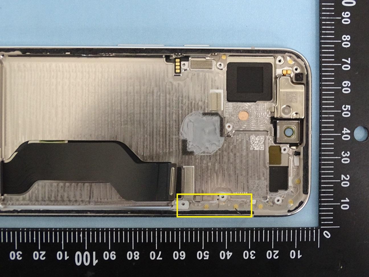 Google Pixel 10 Pro internal FCC photo from Internal Photos p. 1