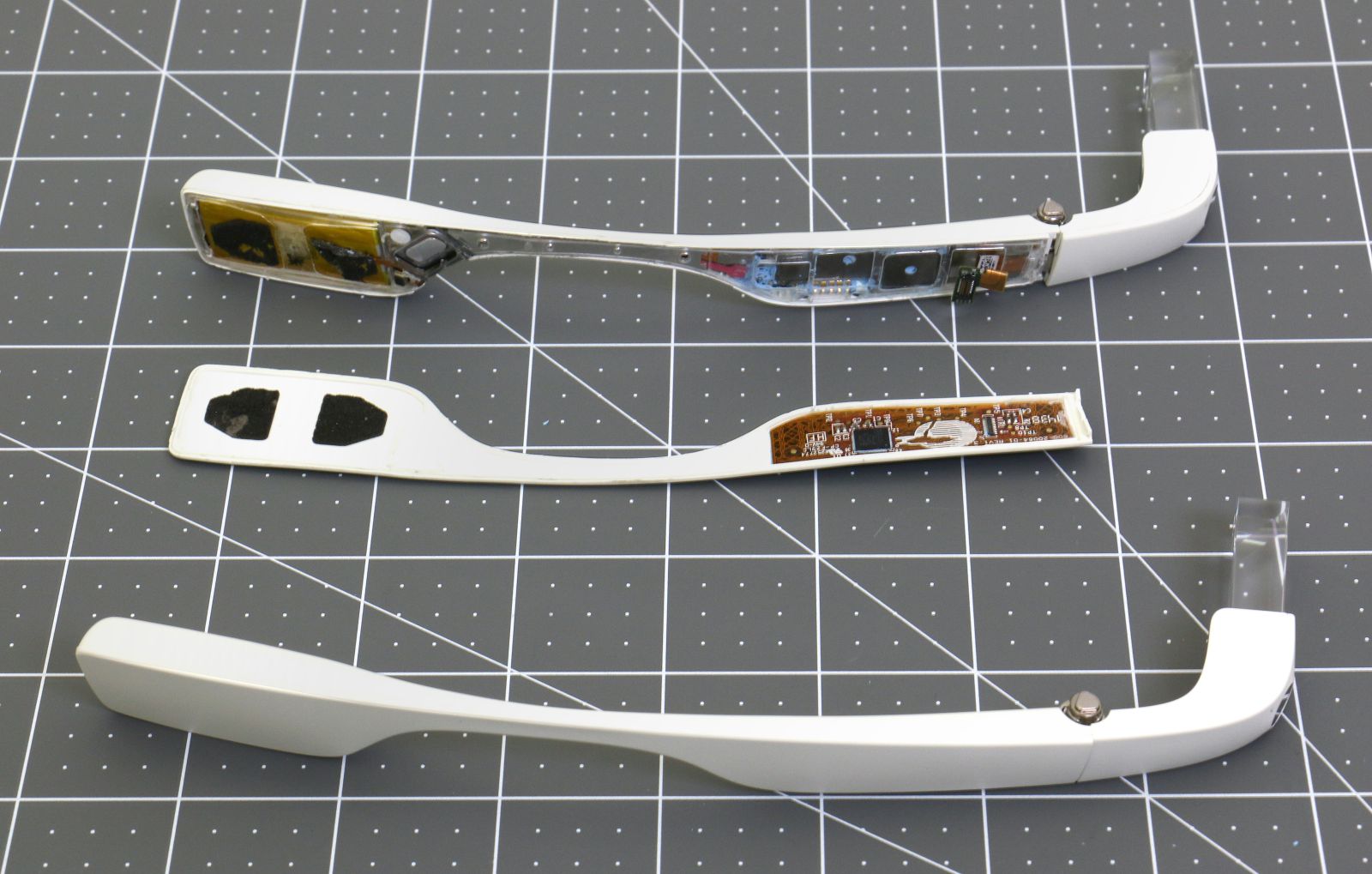 Google GG1 internal FCC photo from Internal Photos p. 1