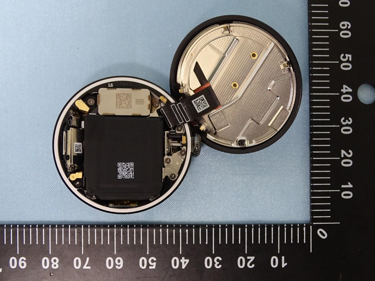 Google GG3HH internal FCC photo from Internal Photos p. 1