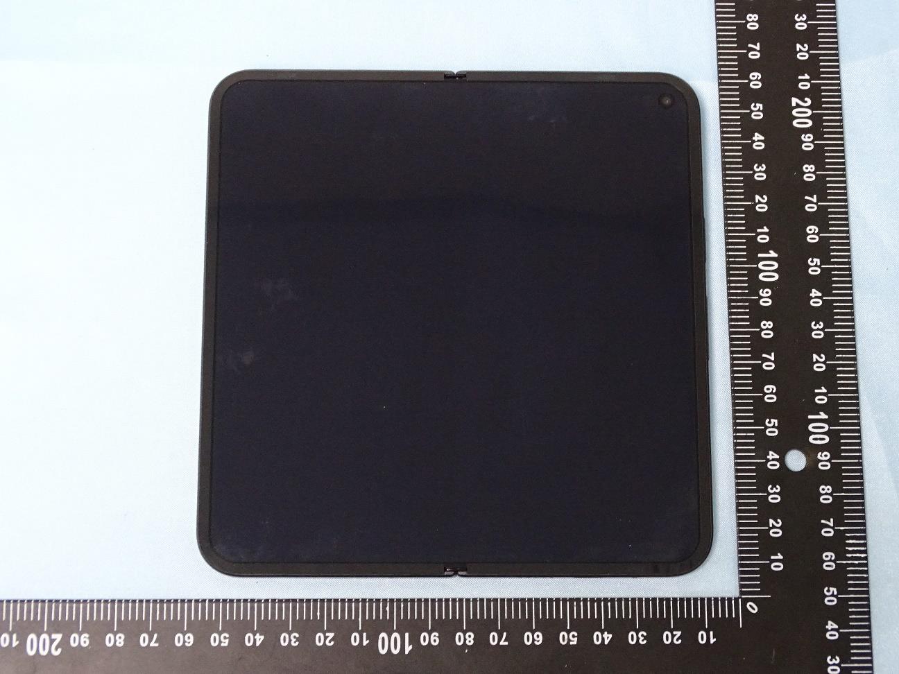Google GGH2X external FCC photo from External Photos p. 2