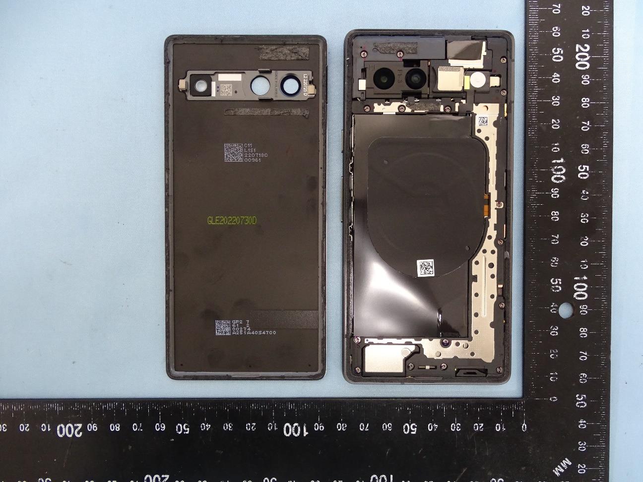 Google GHL1X internal FCC photo from Internal Photos p. 1