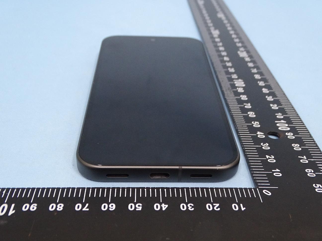 Google Pixel 10 external FCC photo from External Photos p. 3