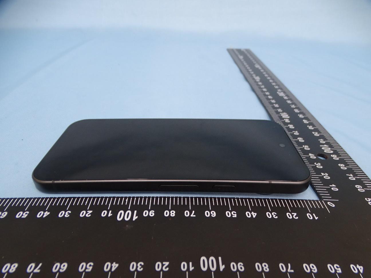 Google GLBW0 external FCC photo from External Photos p. 6