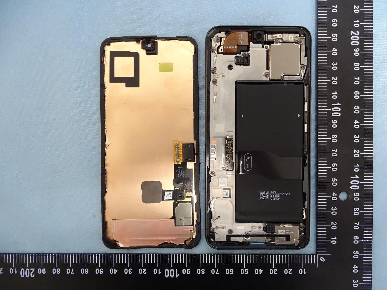 Google GPJ41 internal FCC photo from Internal Photos p. 1