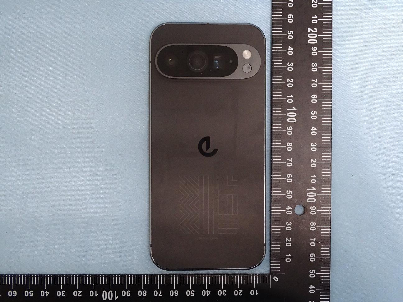 Google GR83Y external FCC photo from External Photos p. 2