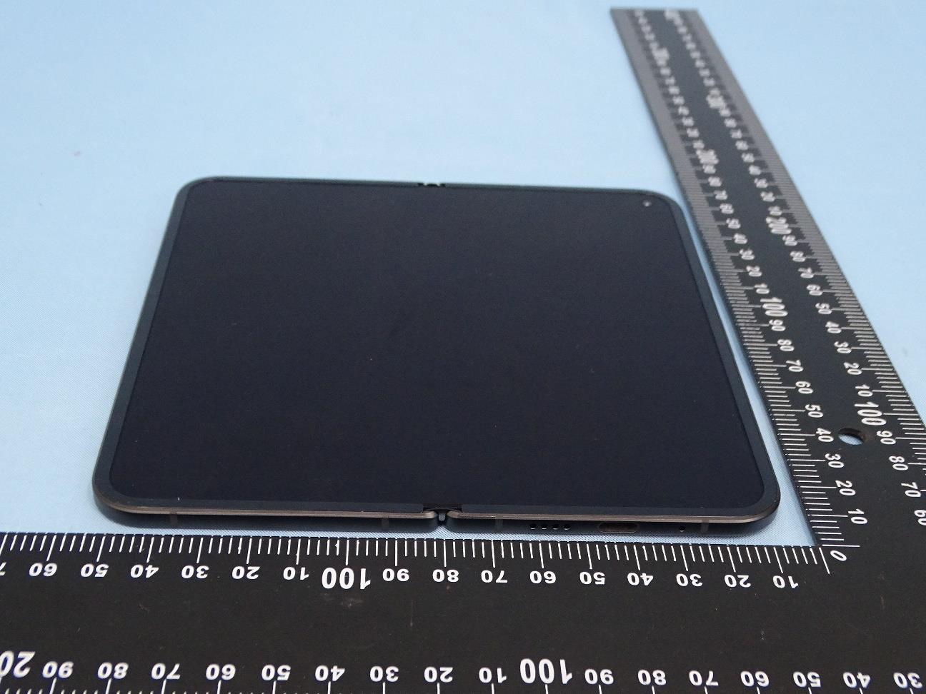 Google GU0NP external FCC photo from External Photos p. 3