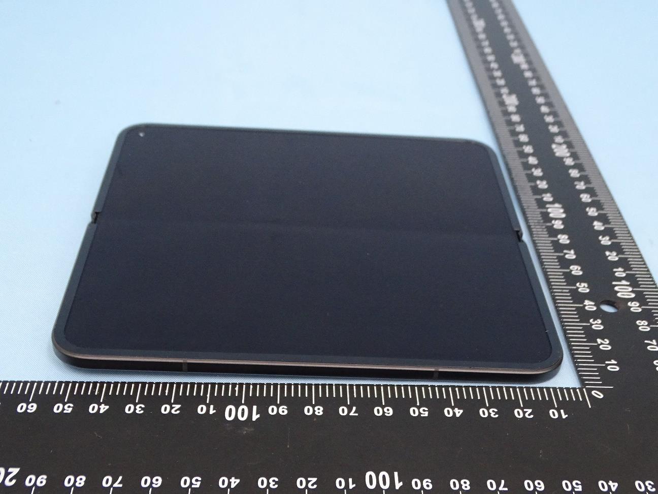 Google GU0NP external FCC photo from External Photos p. 4